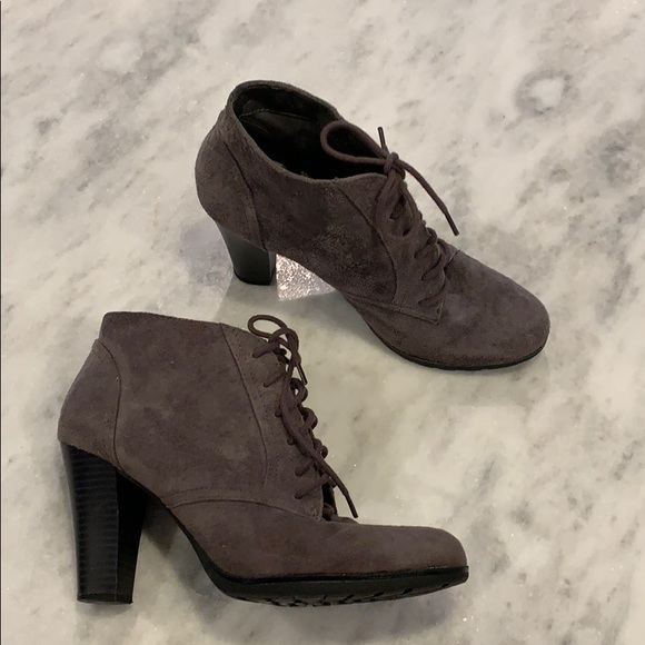 White Mountain Ankle Boots - tie up - Picture 2 of 6